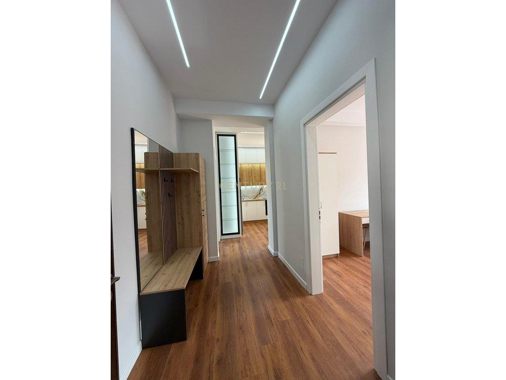 0698244160 appartamenti 2+1+2 nel centro di Durres! 700
