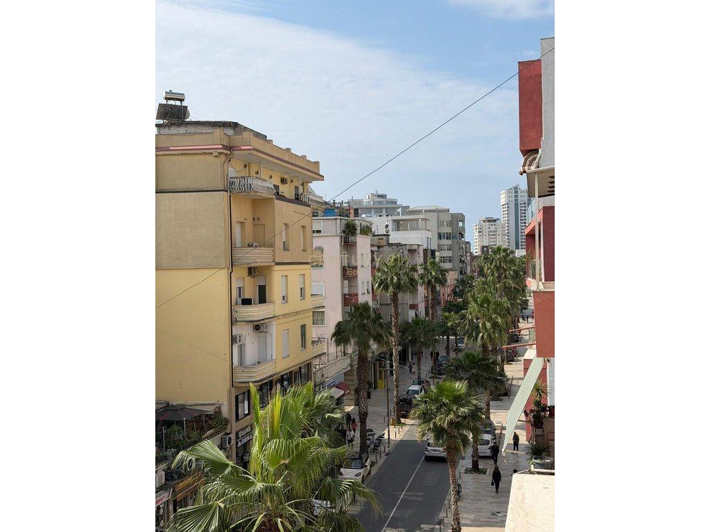 0698244160 appartamenti 2+1+2 nel centro di Durres! 700