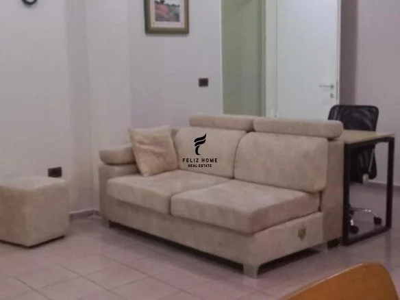 Tirane, affitto ufficio di 1 piano, 130 m², 1.300 € (SELVIA)