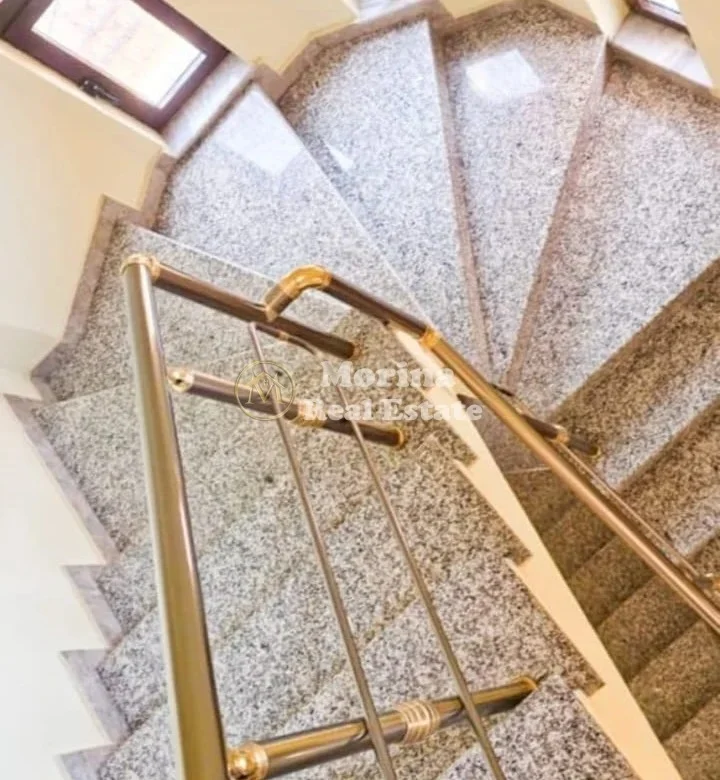 Tirana, venduta Villa 3 Piani, 280 m² 500.000 € (Don Bosko)