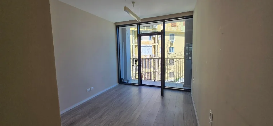 Tirana, Office for Rent, Kati 1, 102 m², €1,500 (Artificial Floor)