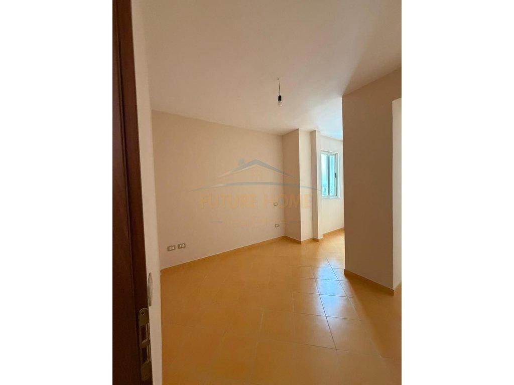 0696044406 Appartamento 2+1, Kazazi, Durres