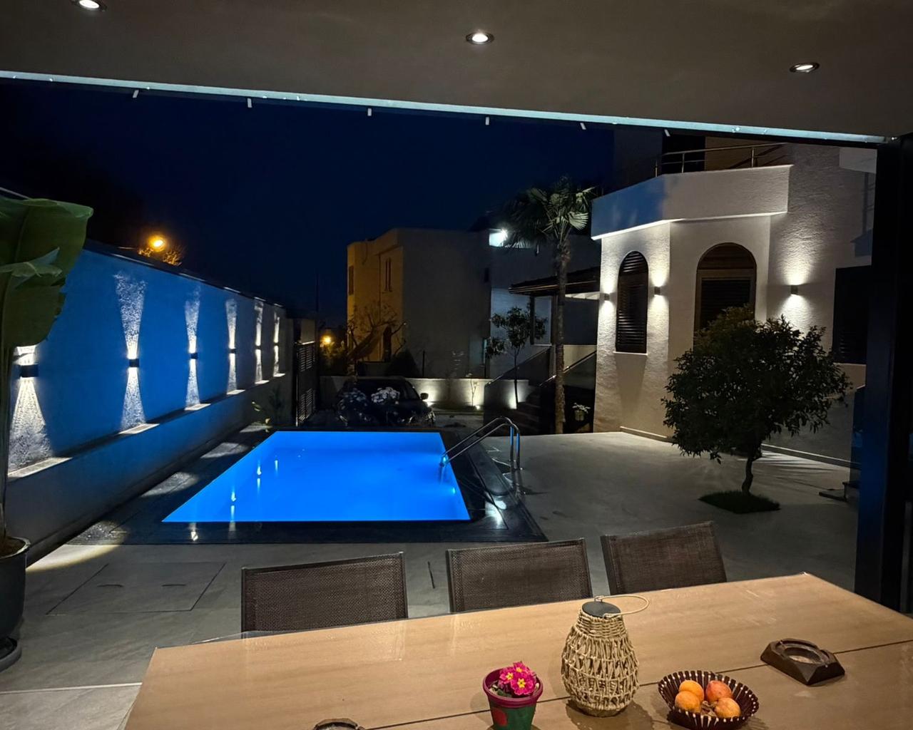 Luxury 3-Storey Villa with Panoramic View (Dry Lake)