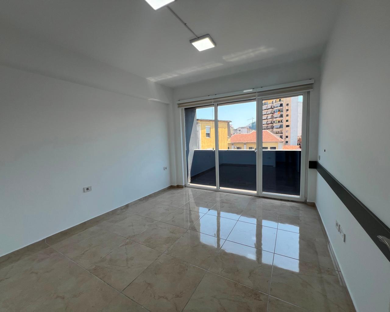 Ufficio in affitto, Via Durres!