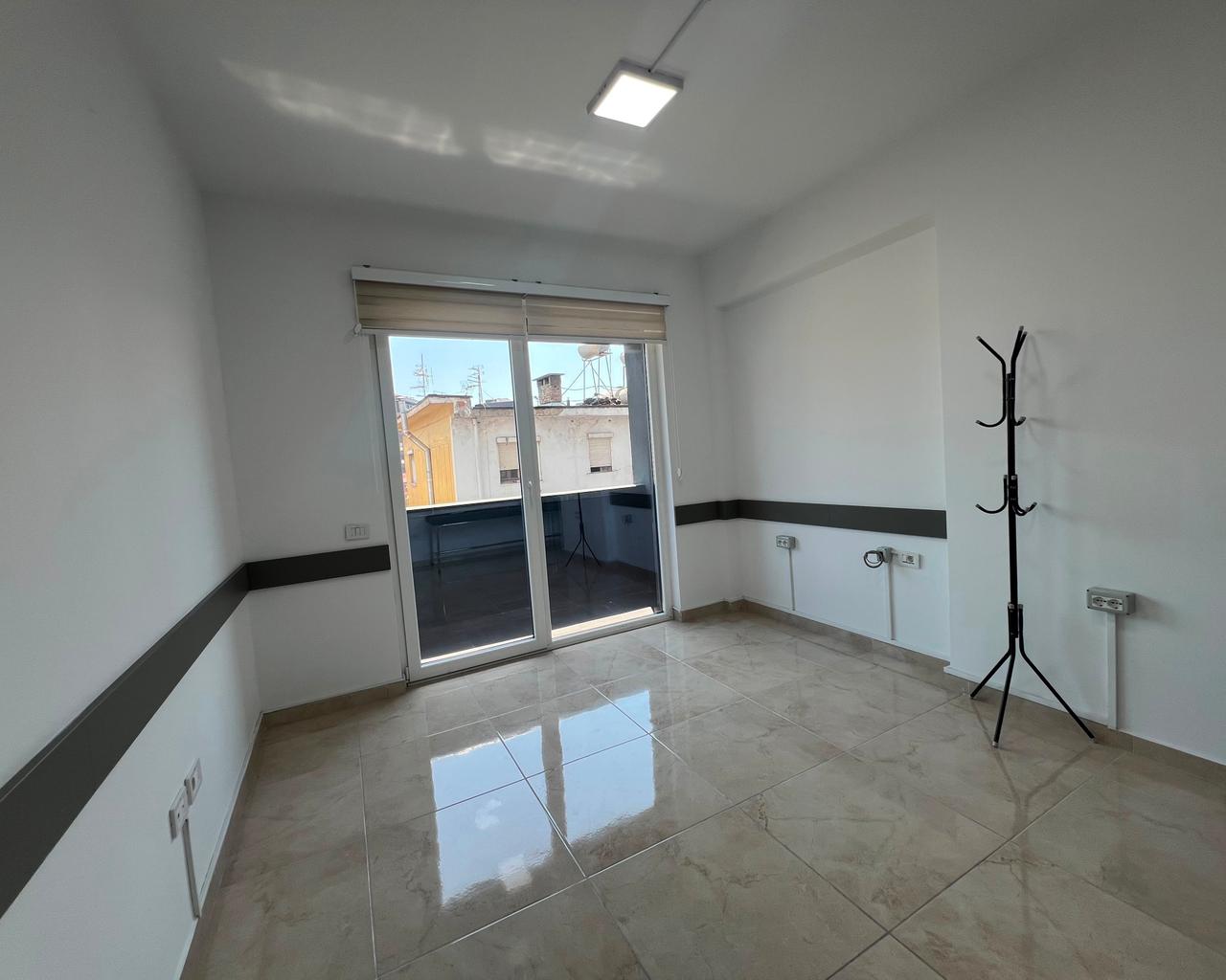 Ufficio in affitto, Via Durres!