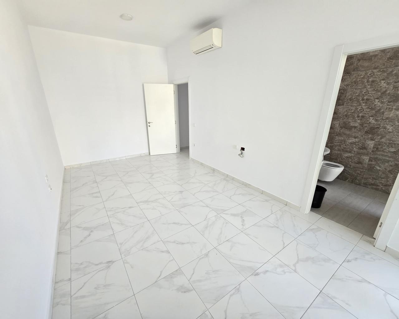 Ambient zyre per qira, Rruga e Kavajes, prane Square 21!