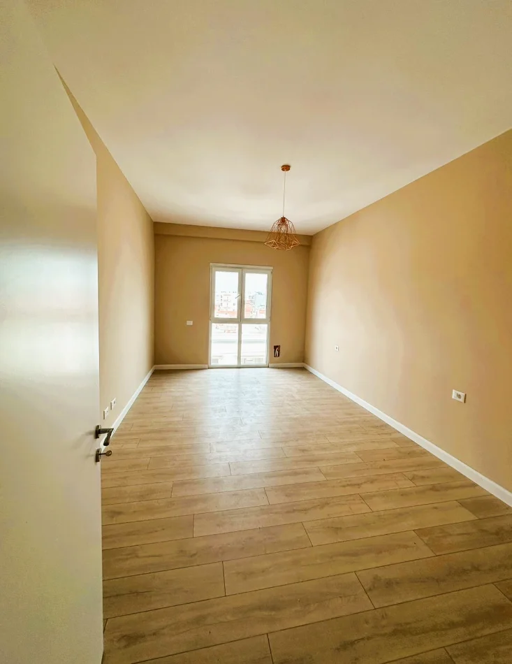 Tirana, Apartment for Sale 1+1 + Annex + Balcony, 3rd Floor, 94 m², €149,000