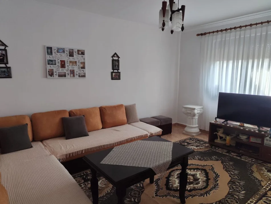 Tirane, shitet apartament 1+1 Kati 5, 80.000 € (Shkolla e Bashkuar)