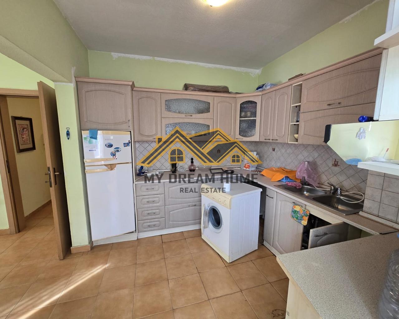 VENDESI APPARTAMENTO 1+1 SULLA SPIAGGIA DI DURRES!