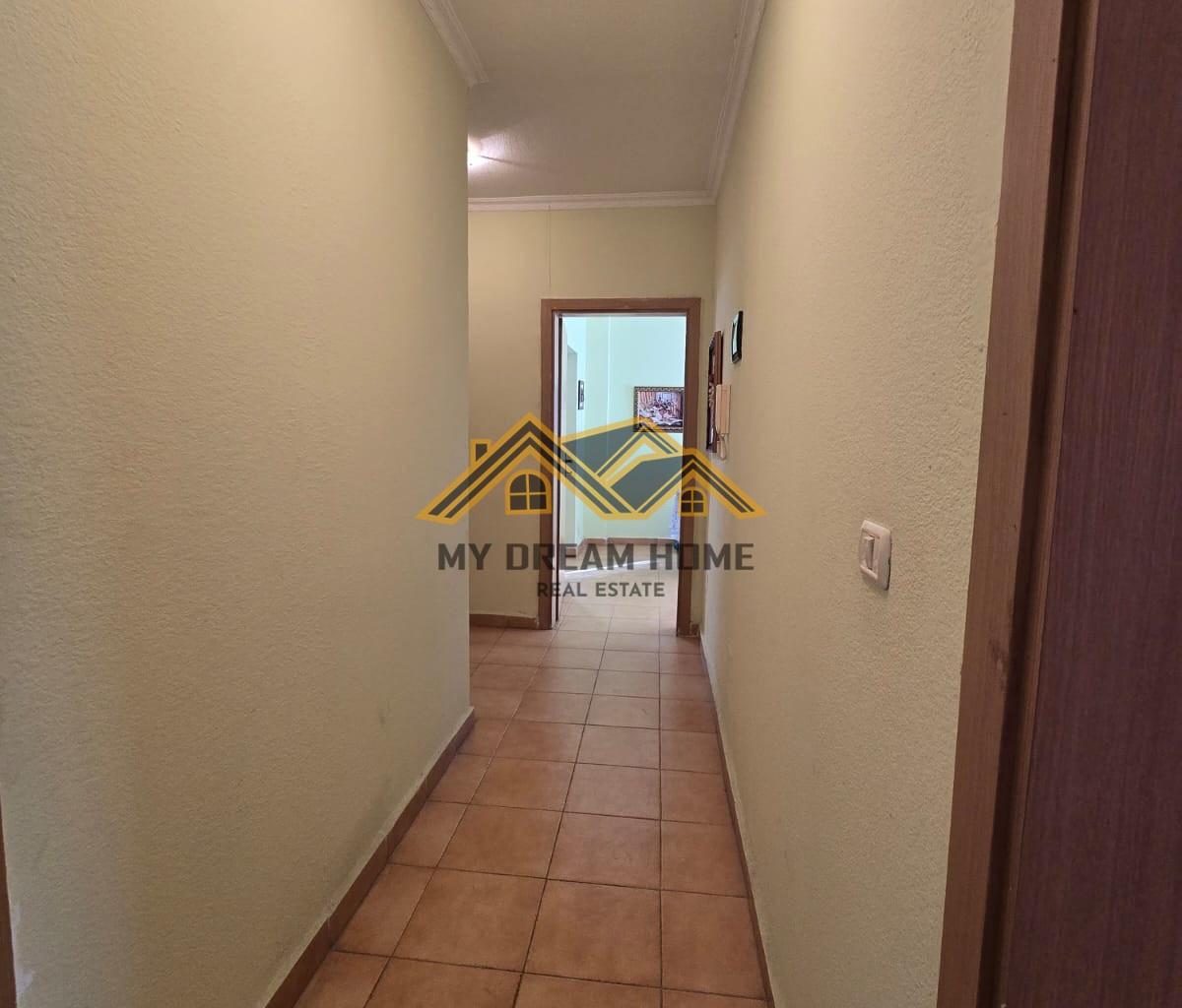 VENDESI APPARTAMENTO 1+1 SULLA SPIAGGIA DI DURRES!