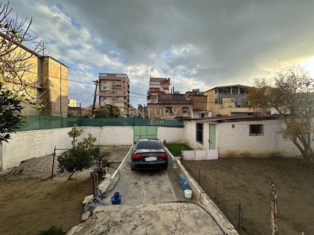 +355693086840 PRIVATE HOUSE FOR SALE WITH 400M2 LAND