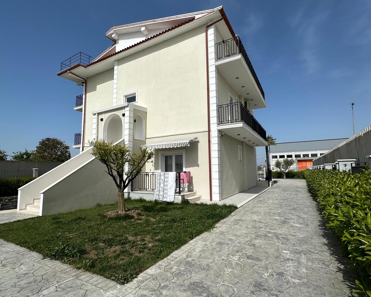 Vendita villa a 3 piani a Spitallë, Durrës