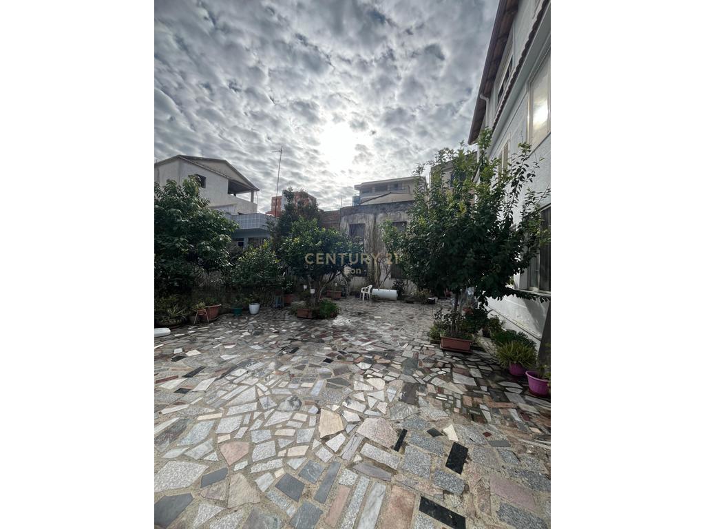 0693086480 Shitet Vile 3-Kateshe Ne Durres !