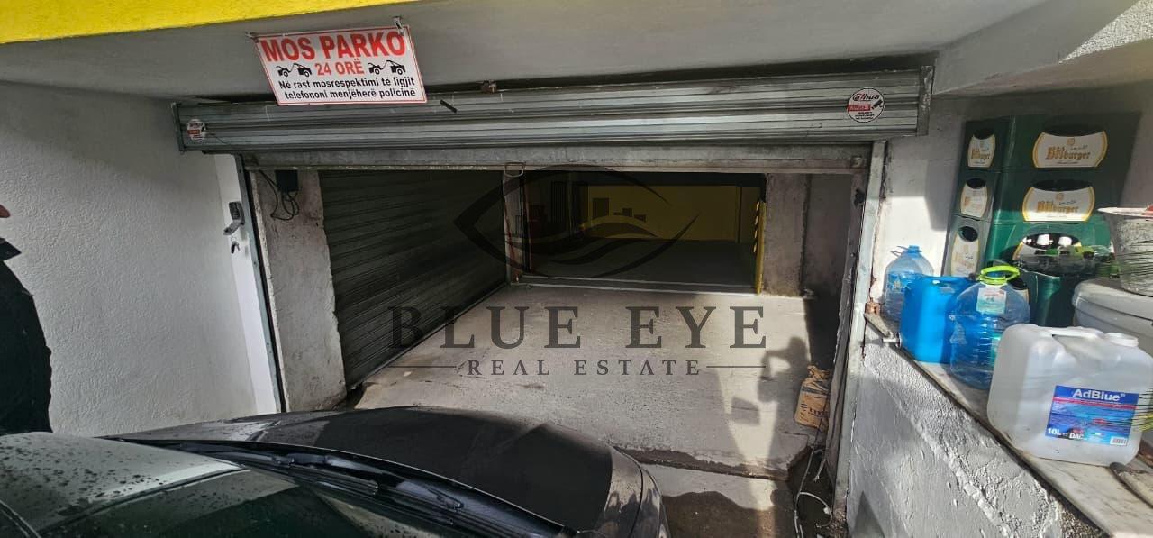 Garage for Sale in Neighborhood No. 4, Durres!
