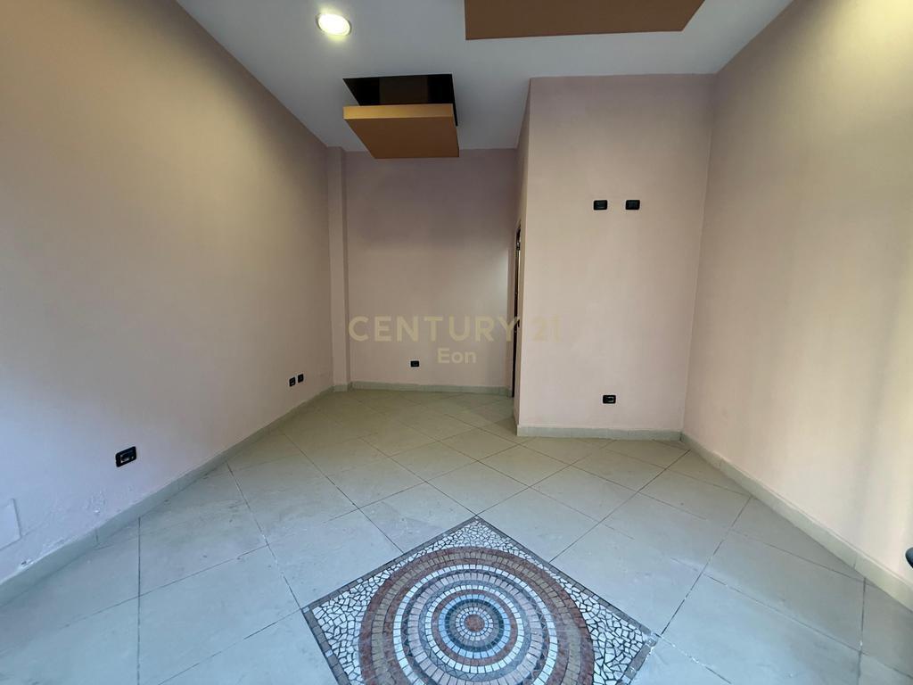 0676475921 - Commercial Space for Sale in Durrës, Neighborhood no.18