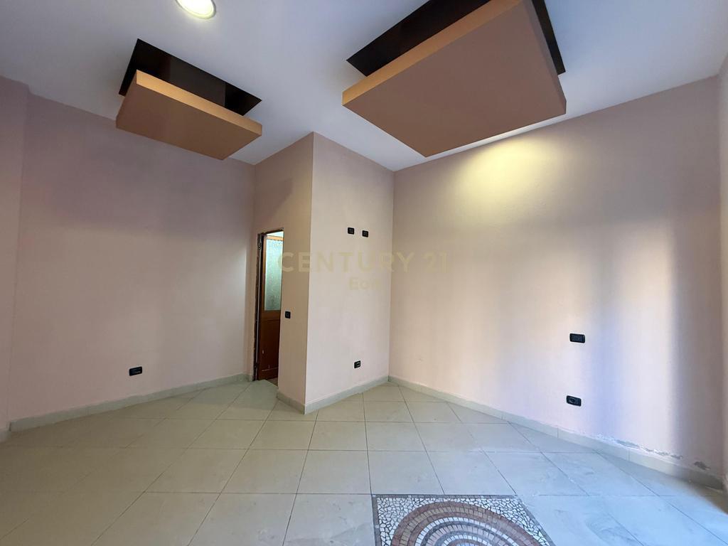 0676475921 - Commercial Space for Sale in Durrës, Neighborhood no.18