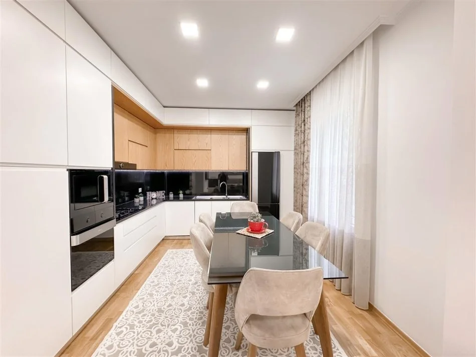 Tirane, Apartment for Sale 3+1+Balcony, 3rd Floor, 123 m², €250,000 (KOPSHTI BOTANIK)