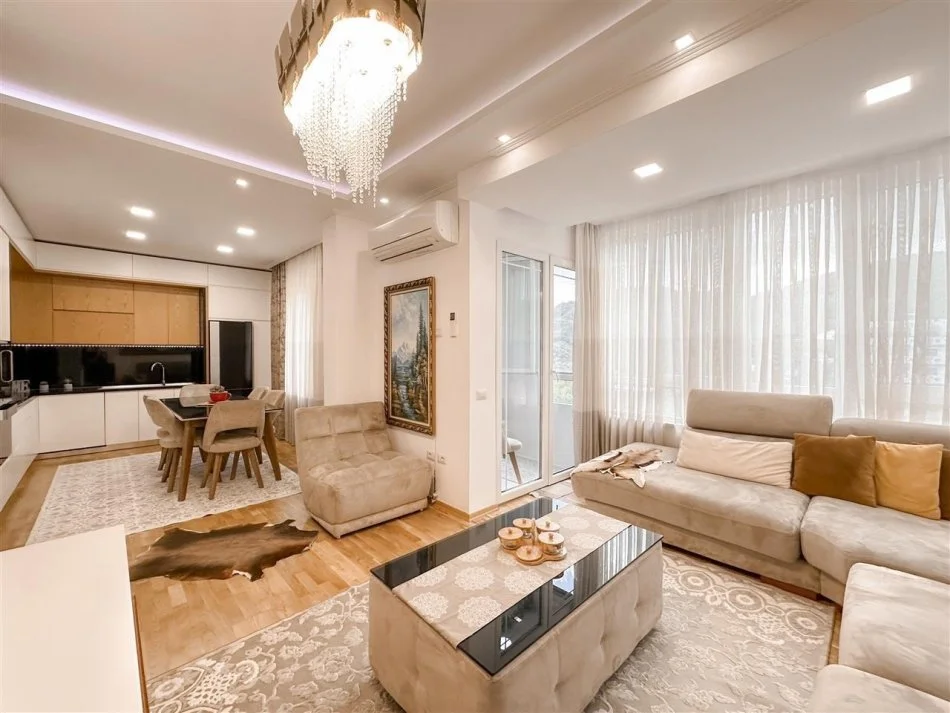 Tirane, Apartment for Sale 3+1+Balcony, 3rd Floor, 123 m², €250,000 (KOPSHTI BOTANIK)