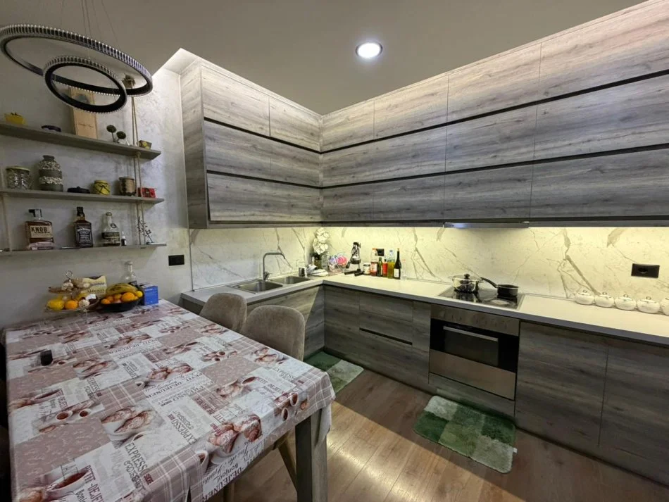 Tirane, vendesi appartamento 2+1 Piano 2, 100 m² 309.000 € (COMUNE DI PARISIT)