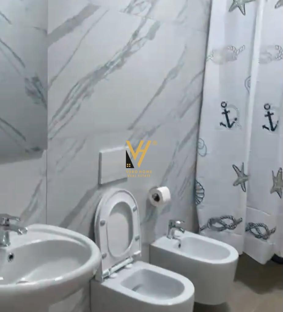 Affitto Appartamento 1+1+Palazzina con Balcone nel Quartiere Shqiponja 45000L