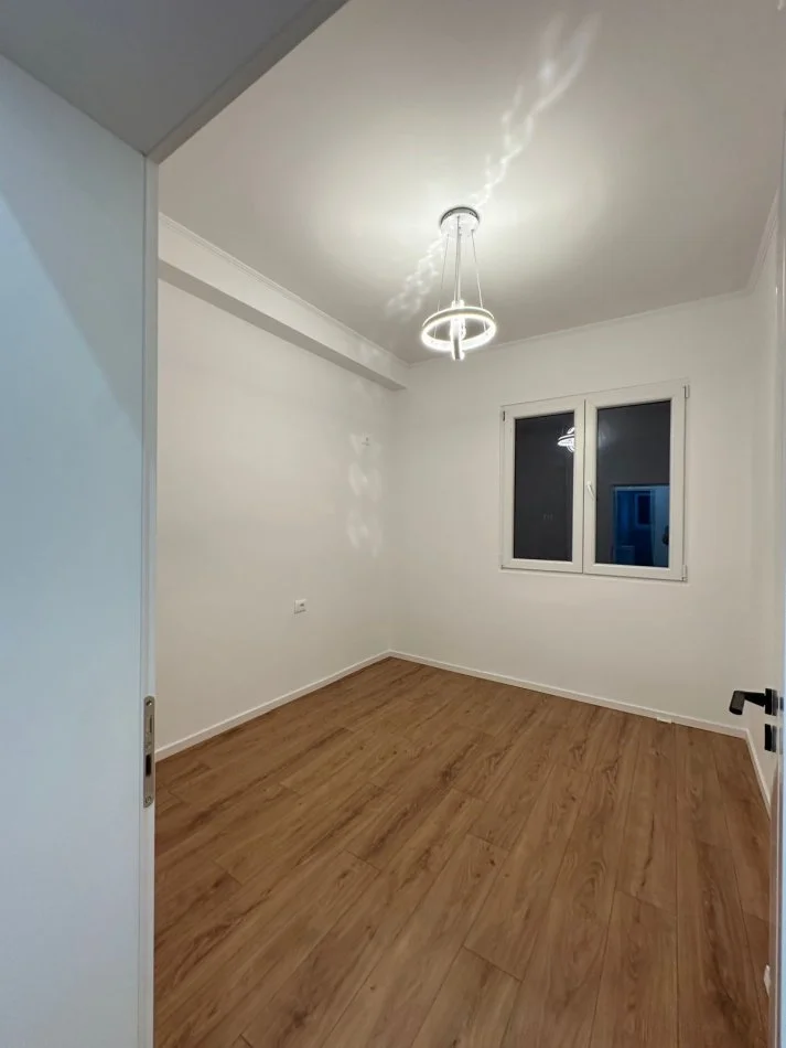 Tirane, appartamento in vendita 2+1+Balcone Piano 4, 73 m² 168.000 € (MINE PEZA)