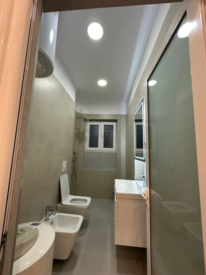 Tirane, appartamento in vendita 2+1+Balcone Piano 4, 73 m² 168.000 € (MINE PEZA)