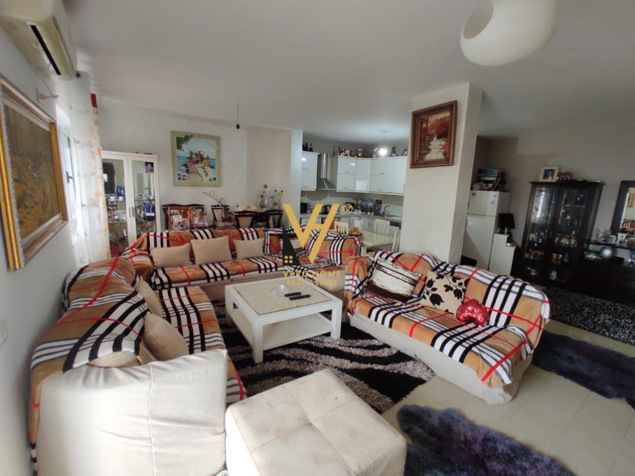 SHITET APPARTAMENTO 3+1+ BLK IN FRESK 26.000.000 LEKË