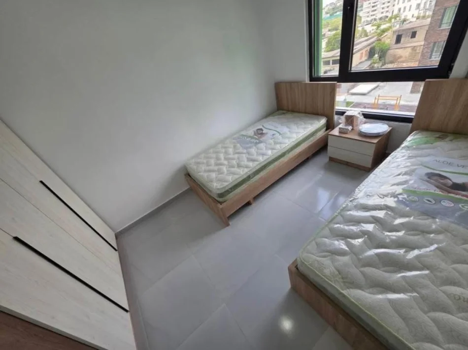 Tirane, vendesi appartamento 2+1 Piano 4, 99 m² 175.000 € (Via 5 Maggio)