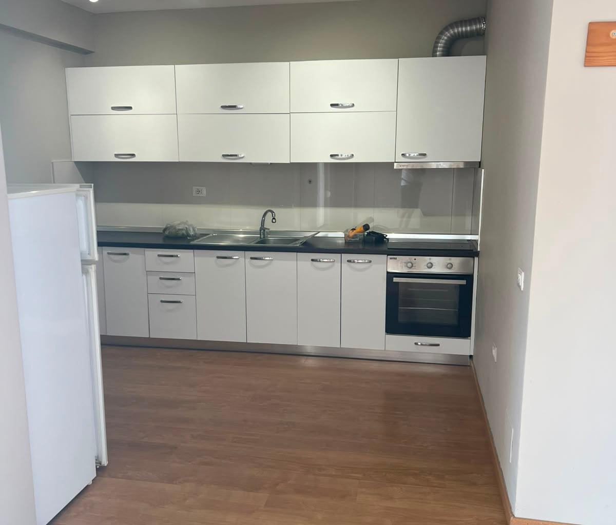1+1 Apartment for Rent, Kompleksi Magnet