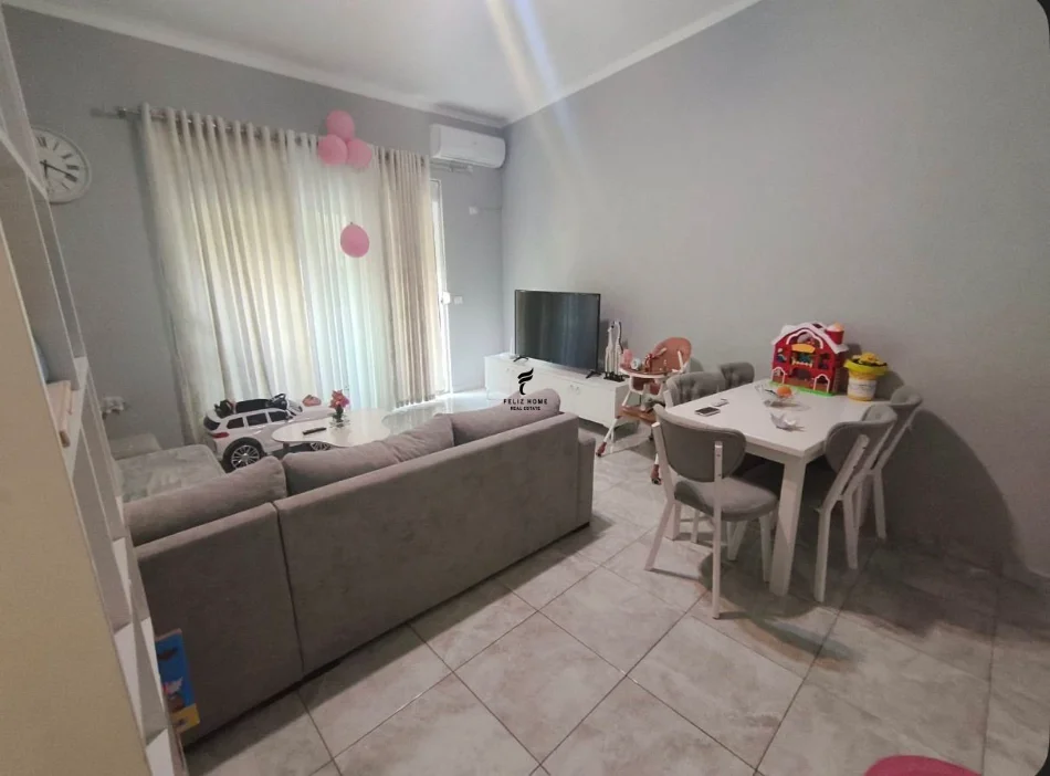 Tirane, Apartment for Sale 2+1, 3rd Floor, 82 m², €128,000 (FRESK)