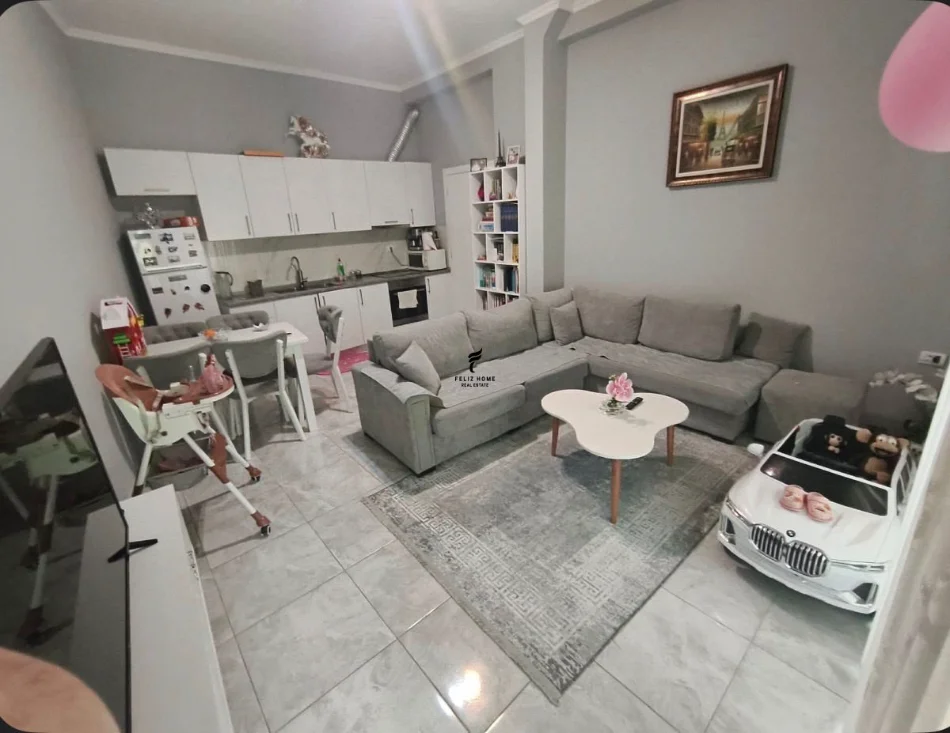 Tirane, Apartment for Sale 2+1, 3rd Floor, 82 m², €128,000 (FRESK)