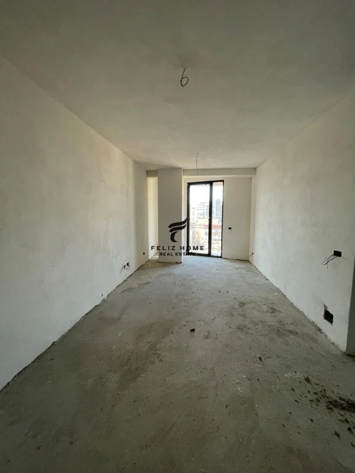 Tirana, Apartment for Sale 1+1+Balcony, 5th Floor, 75 m², €165,000 (BULEVARDI ZOGU 1)
