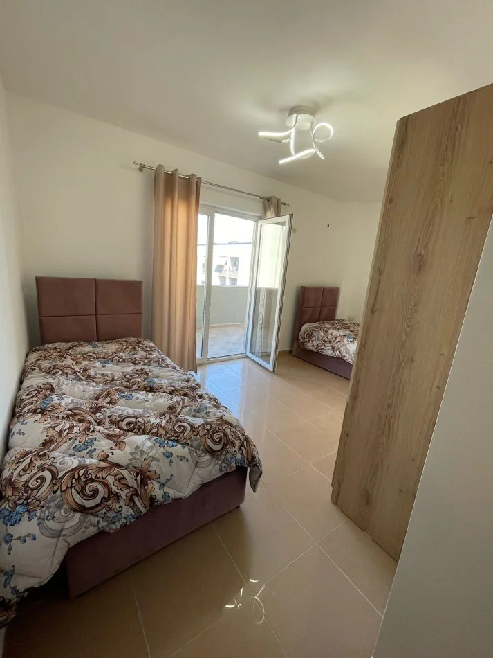Tirana, vendesi appartamento 2+1 Piano 6, 122 m² 189.000 € (RRUGA XHANFIZE KEKO)