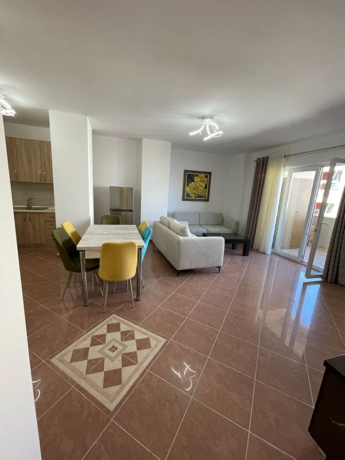Tirana, vendesi appartamento 2+1 Piano 6, 122 m² 189.000 € (RRUGA XHANFIZE KEKO)