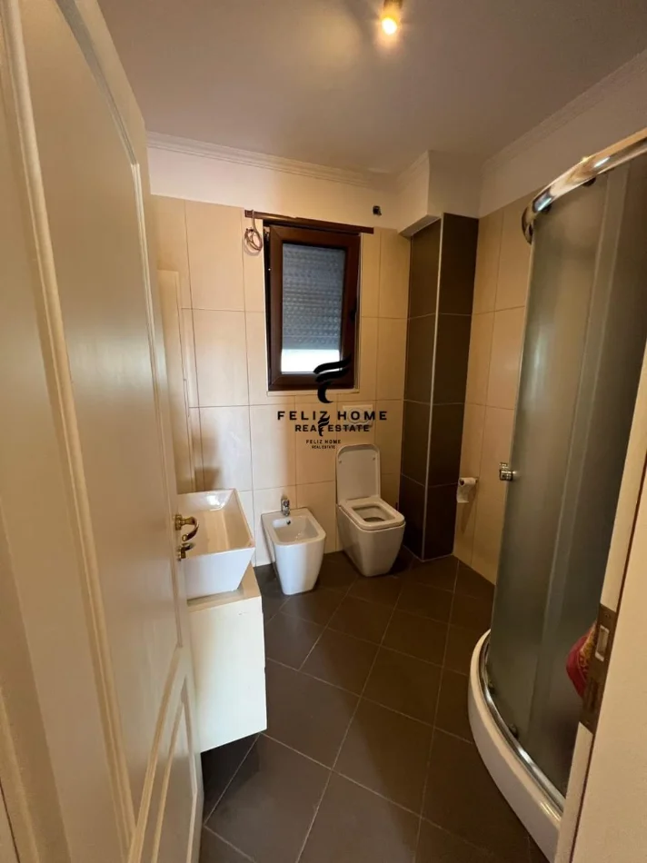 Tirane, shitet Vile Vile 3 Katshe , 455 m² 280.000 € (KAMEZ)