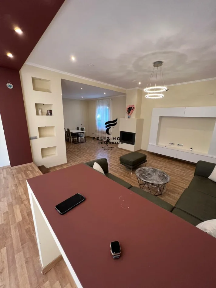Tirane, shitet Vile Vile 3 Katshe , 455 m² 280.000 € (KAMEZ)