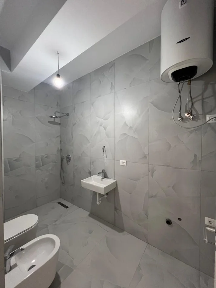 Tirane, vendesi appartamento 1+1 Piano 6, 61 m² 104.200 € (ALI DEMI)