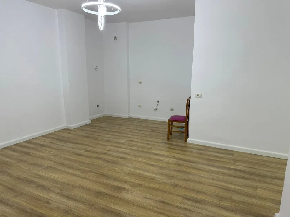 Tirana, apartment for sale 2+1+Balcony Second Floor, 77 m² €120,000 (ASTIR)