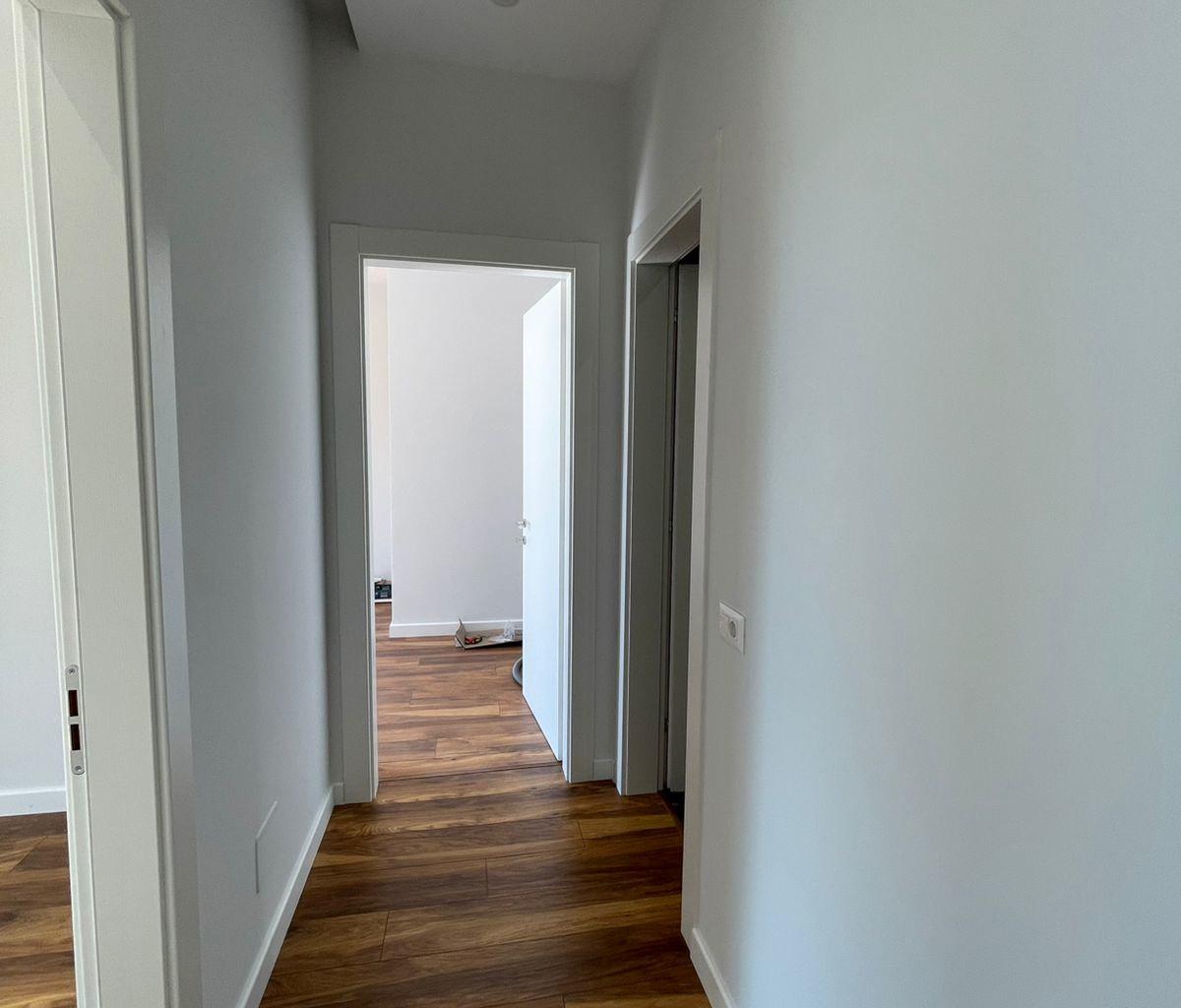 MODERN OFFICE FOR RENT AT ALTANA RESIDENCE