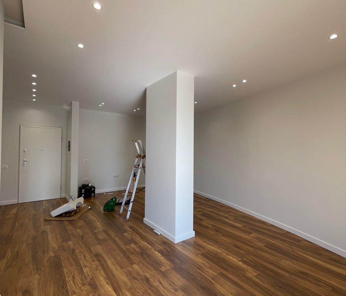 MODERN OFFICE FOR RENT AT ALTANA RESIDENCE