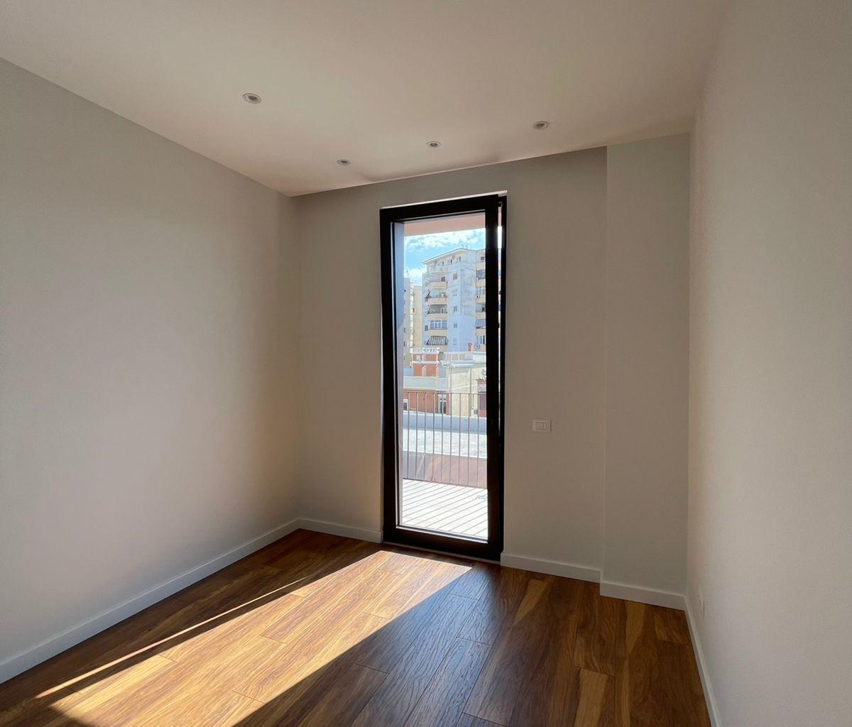 MODERN OFFICE FOR RENT AT ALTANA RESIDENCE