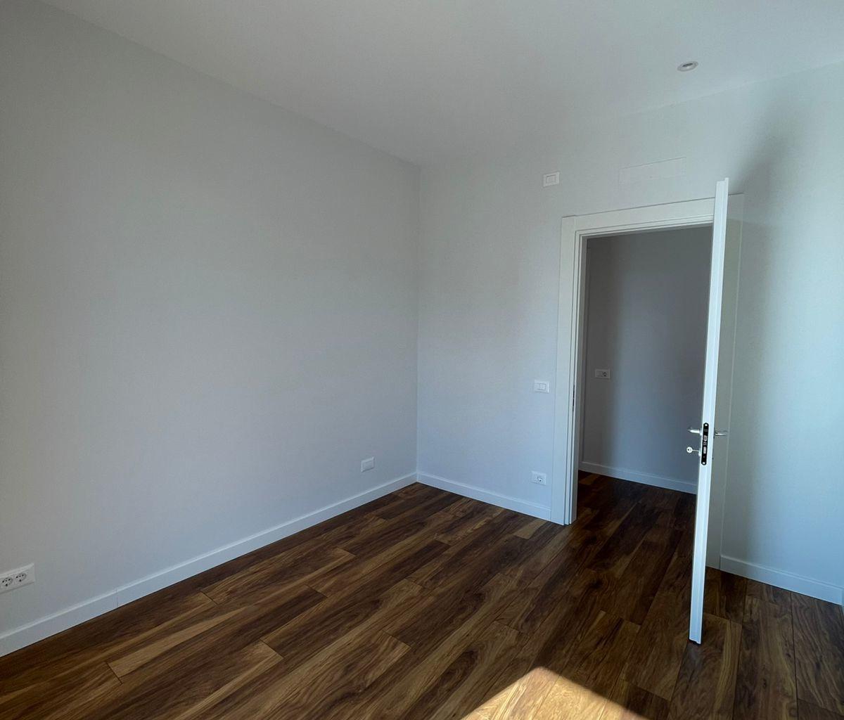 MODERN OFFICE FOR RENT AT ALTANA RESIDENCE