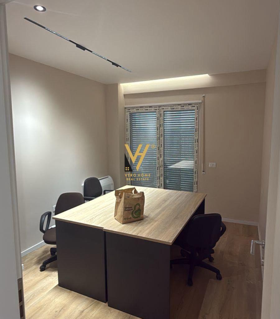 Affitto appartamento di 85 m² vicino a Ish Sheshi Shqiponja