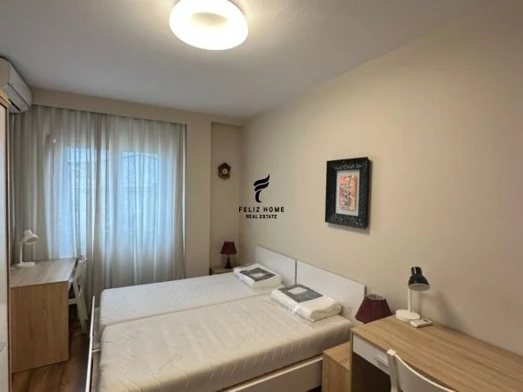 Tirane, affitto con cortile appartamento 2+1+Balcone Piano 3, 110 m² 900 € (MINE PEZA)