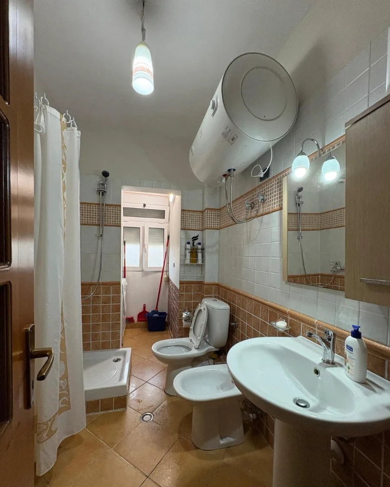 Tirana, For Rent: 1+1 Apartment, 2nd Floor, 70 m², €450 (LAPRAKE)