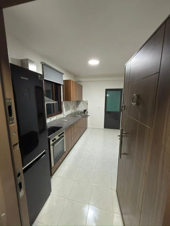 Tirane, affitto appartamento 1+1 Piano 1, 65 m² 500 € (ASTIR)