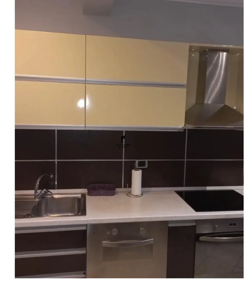 Tirane, affitto appartamento 1+1 Piano 3, 60 m² 600 € (BLLOK)