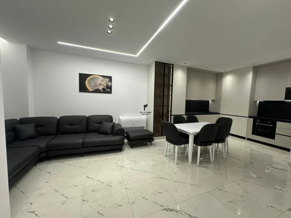 Tirane, affitto appartamento 2+1 al 6° piano, 80 m² 750 € (LAPRAKE)