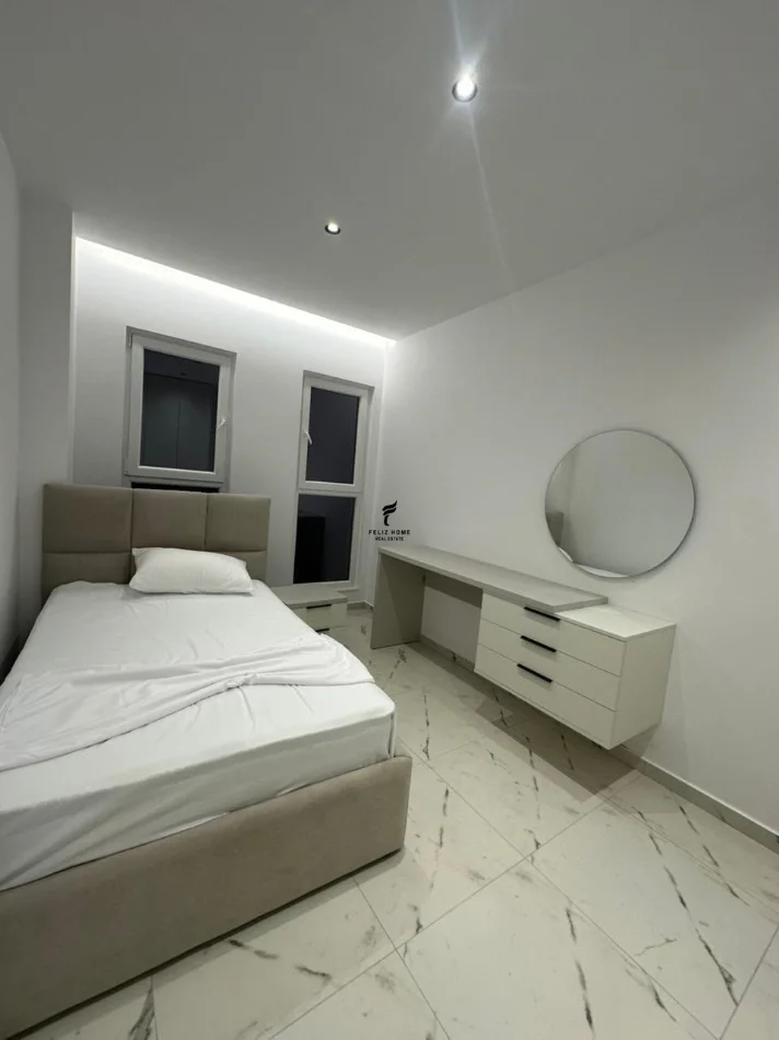 Tirane, affitto appartamento 2+1 al 6° piano, 80 m² 750 € (LAPRAKE)