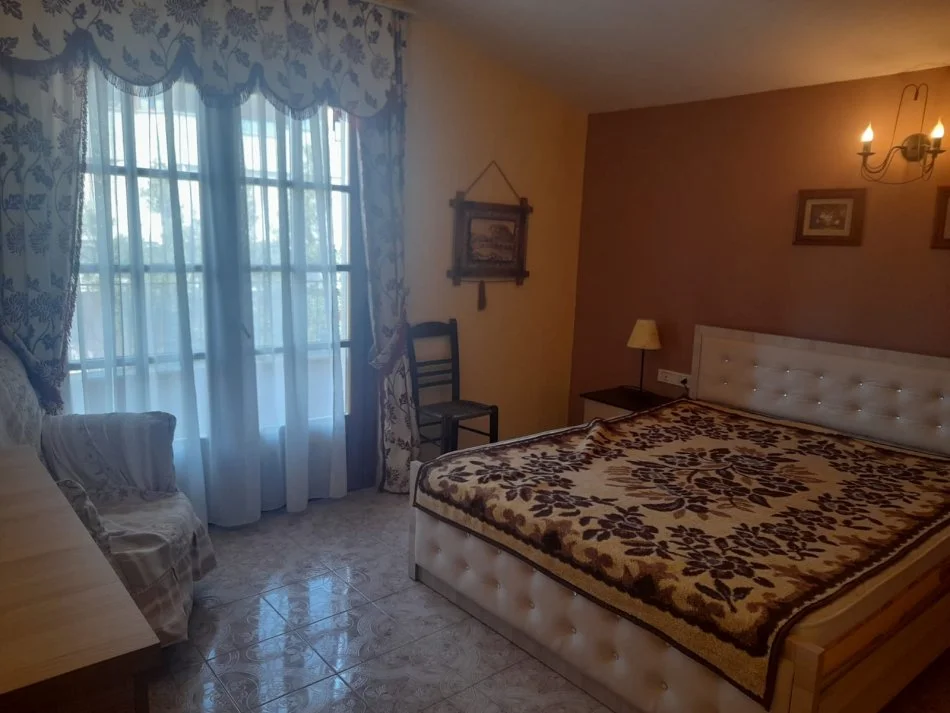 Tirane, affitto appartamento 2+1 Piano 3, 130 m² 600 € (COMUNE DI PARISIT)